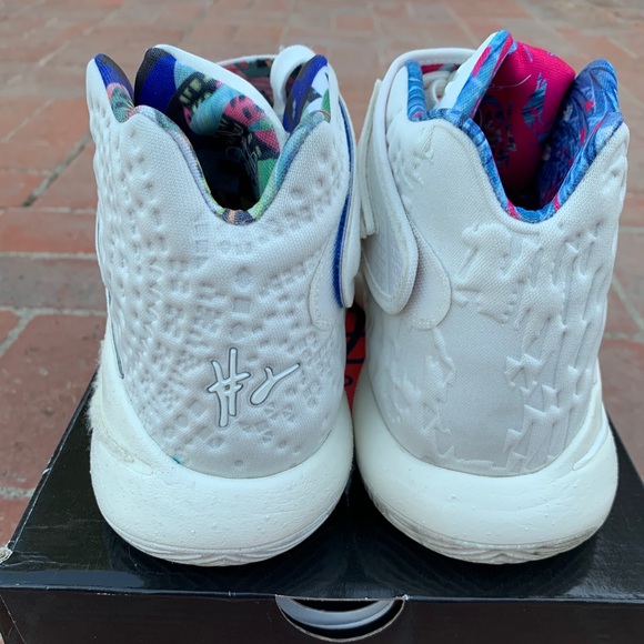 Kyrie 2 - ‘What The’ - Picture 6 of 11